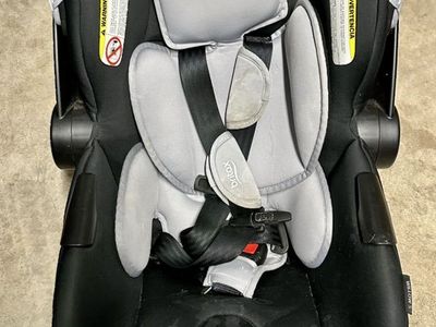 Britax Willow Car Seat With Alpine Base