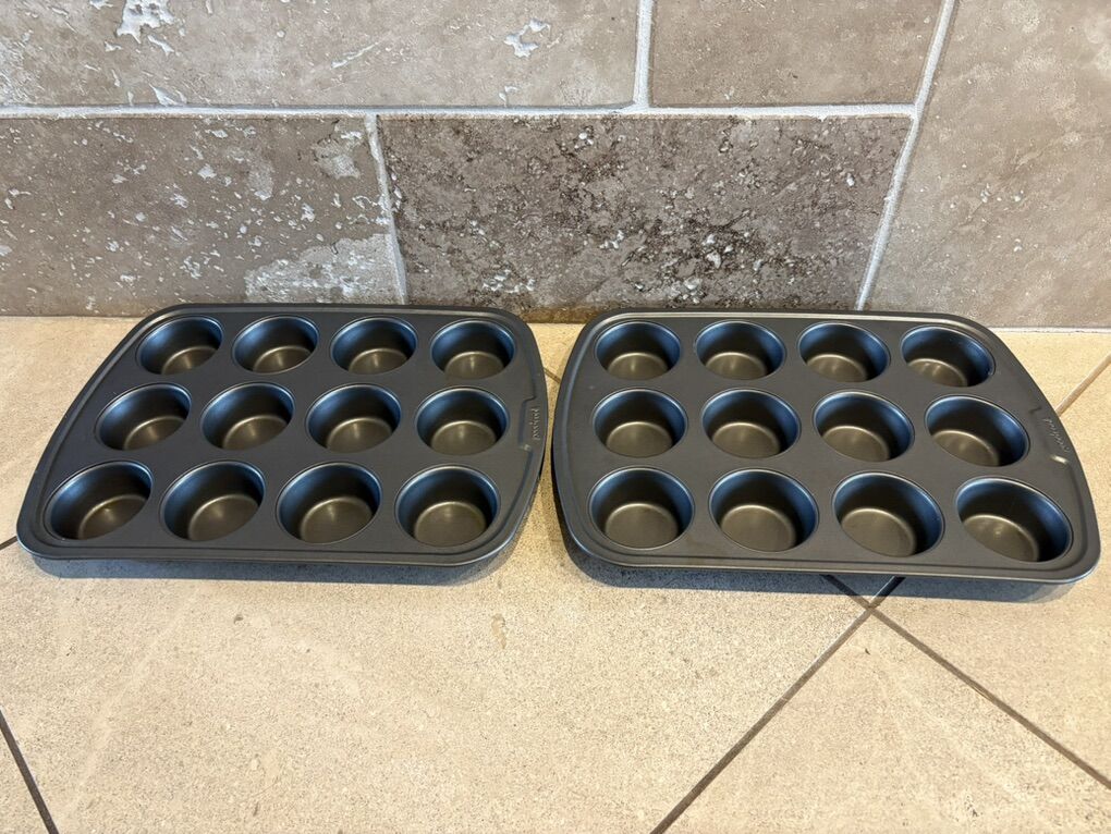 2 Nonstick GoodCook 12 Cup Muffin Pans