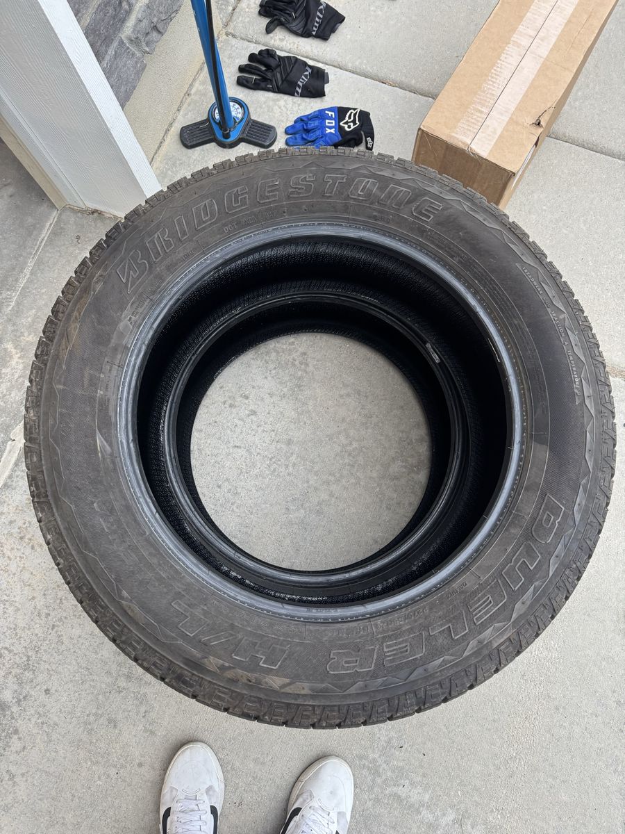 Bridgestone Dueler H/L 275/55 R20