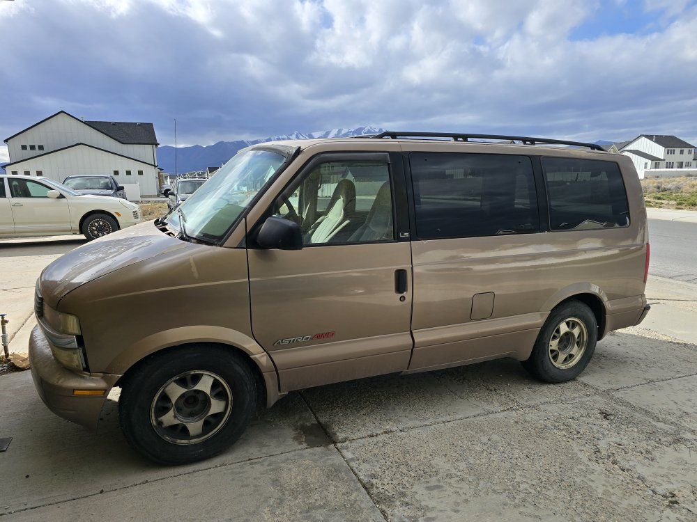 1997 CHEVROLET ASTRO VAN Base