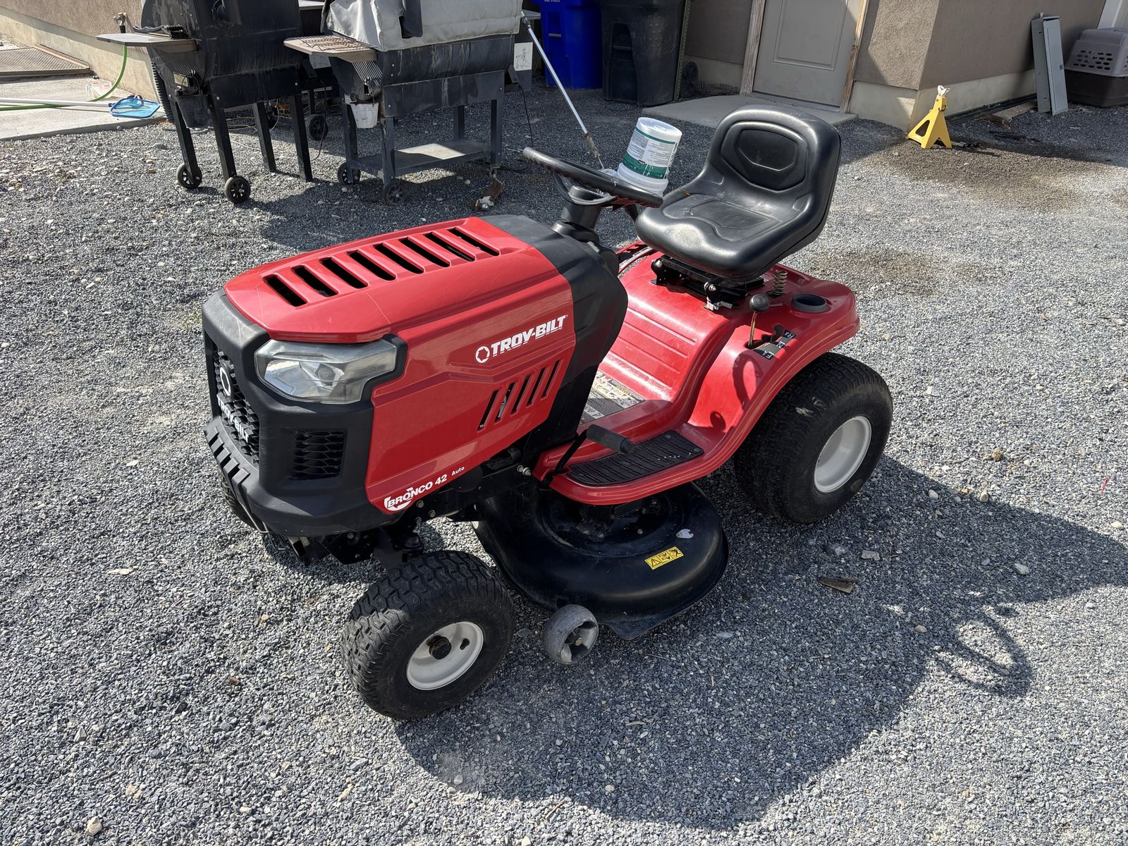 Troy Built Bronco riding lawnmower 