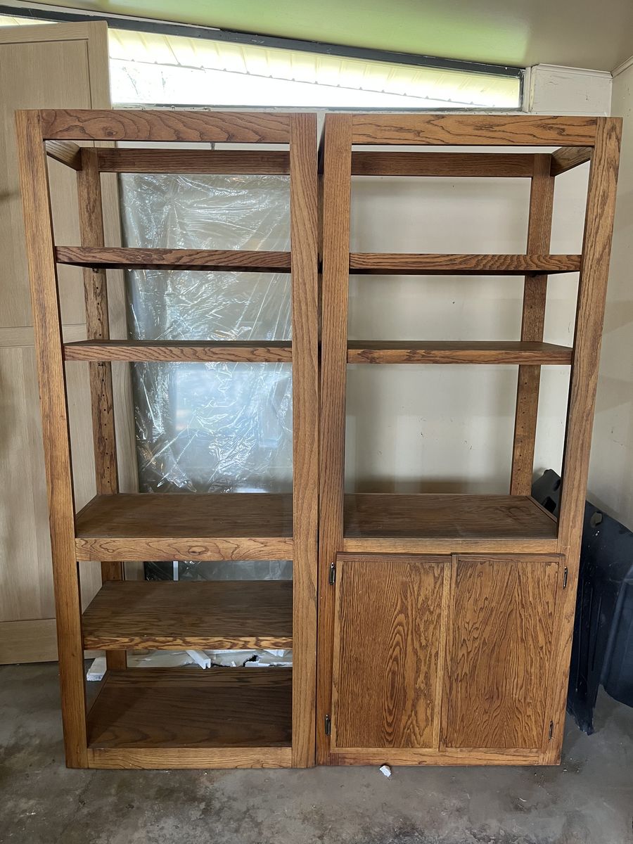 2 entertainment/bookshelves