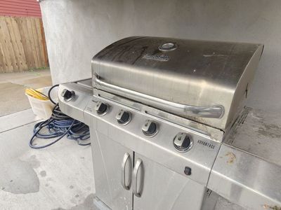 Gas barbeque grill