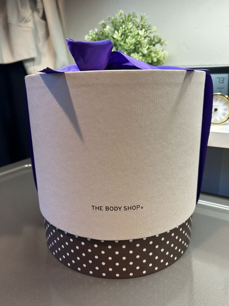 New The Body Shop Coconut Gift Set