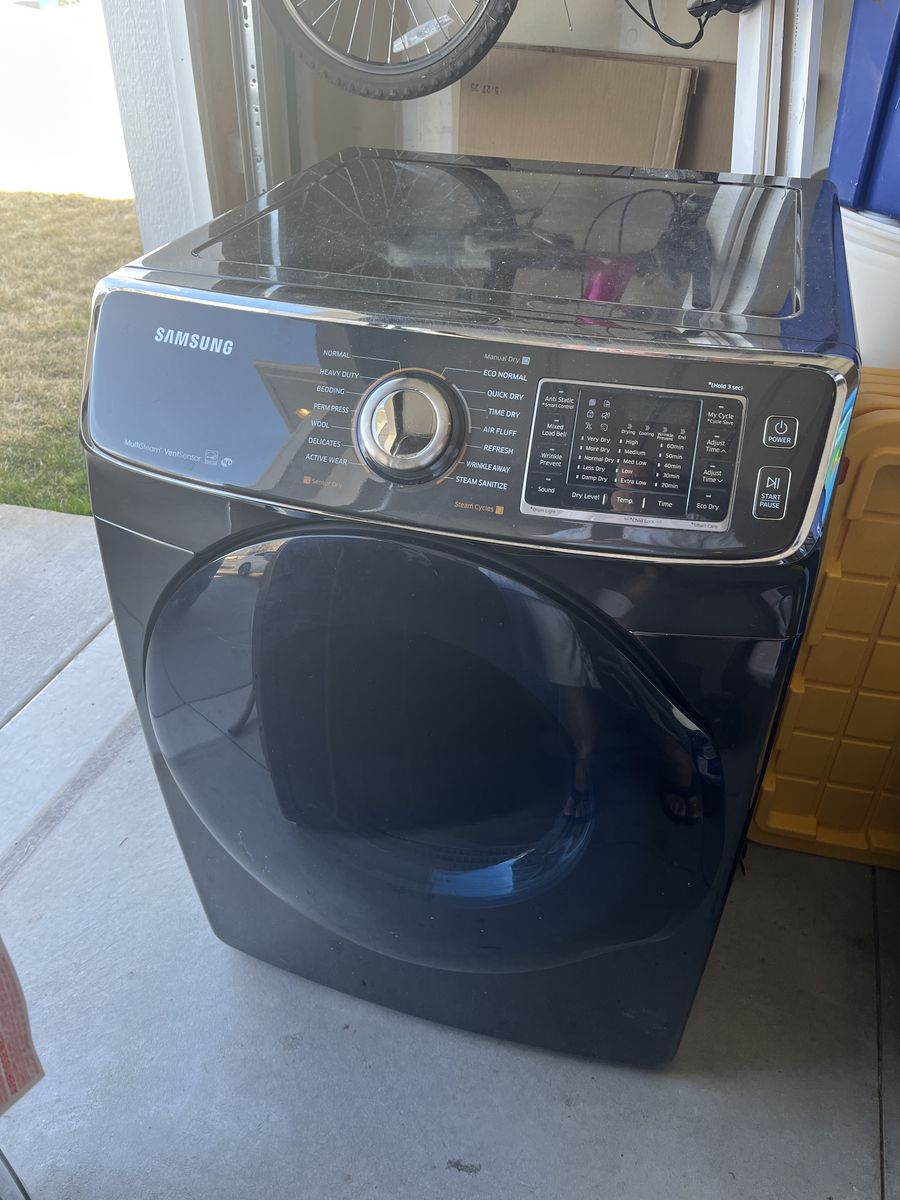 Samsung dryer / Needs Fixed Or Use For Parts