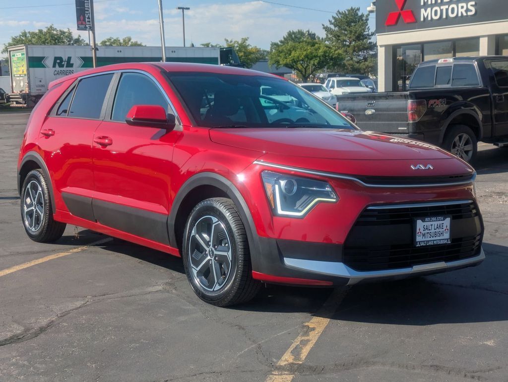 2024 KIA NIRO LX