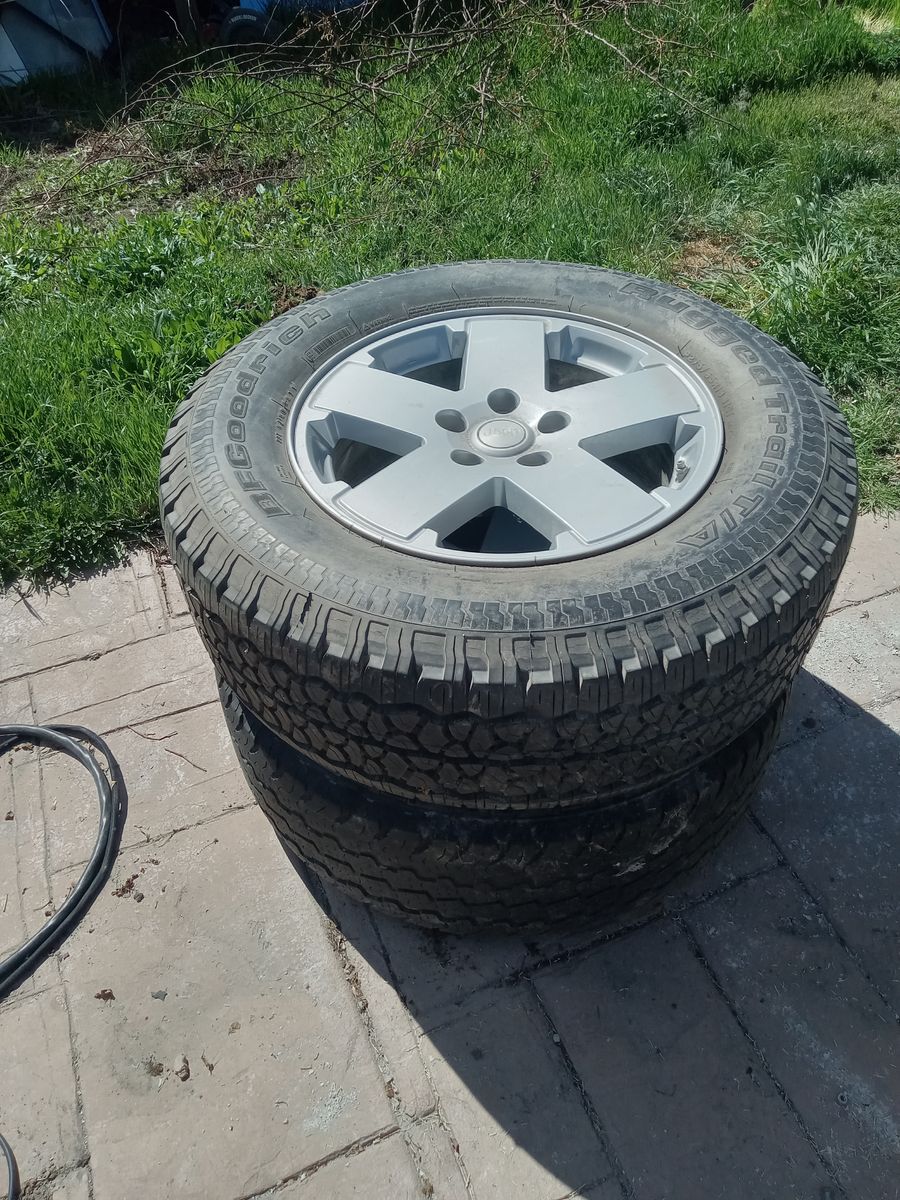 Jeep 18 inch tires rims $50 obo