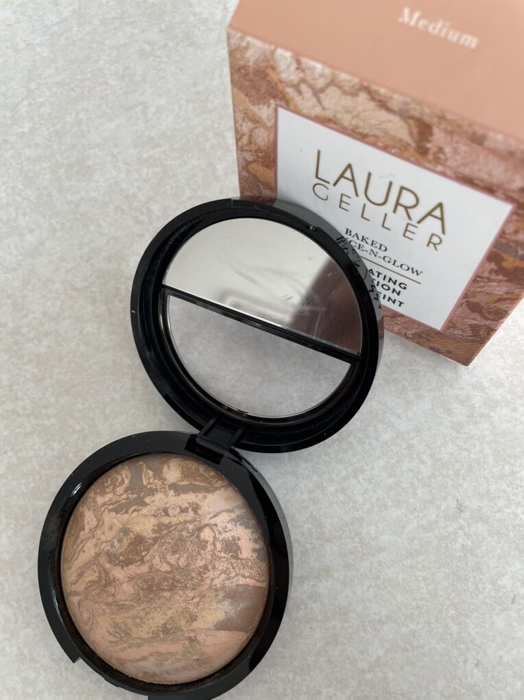 Laura Geller Baked Balance Glow foundation Med