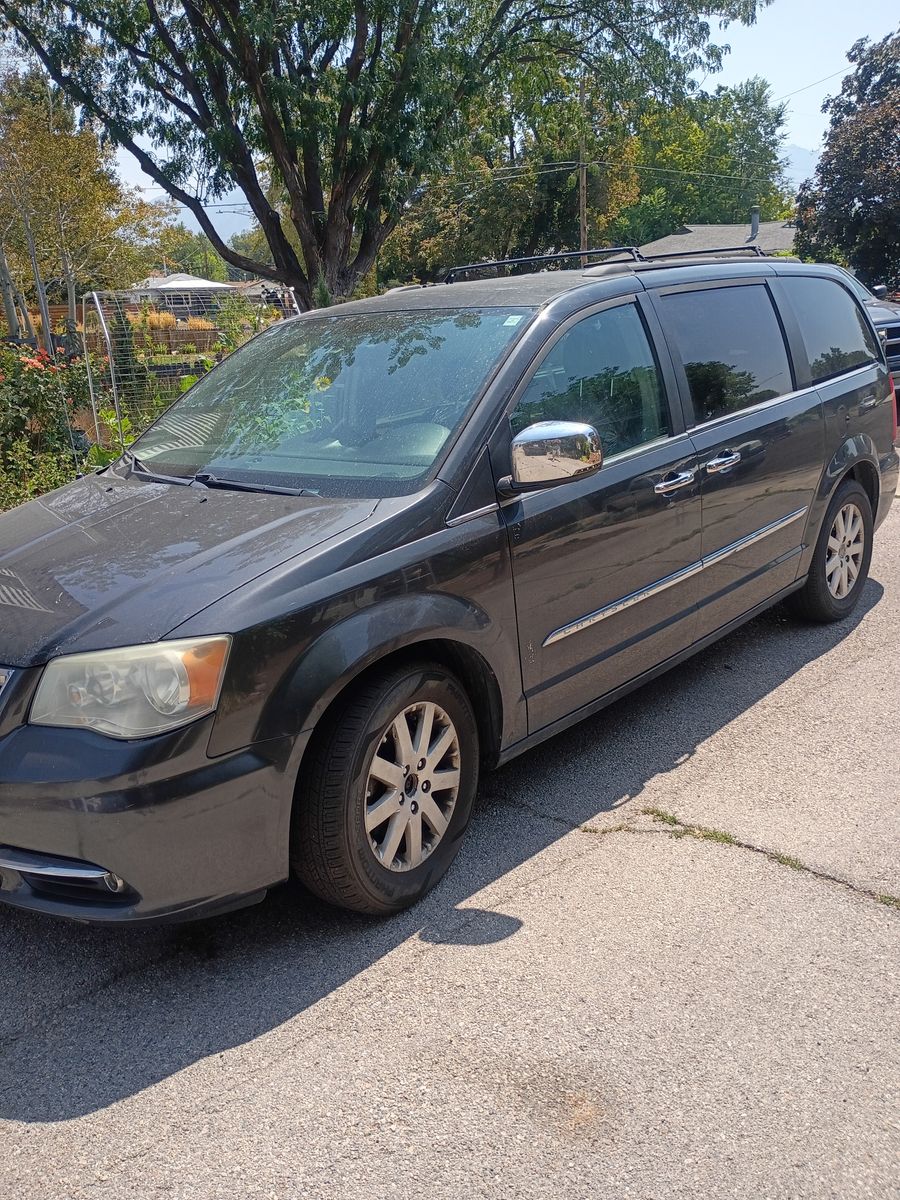 2011 Chrysler Town and Country Touring-L