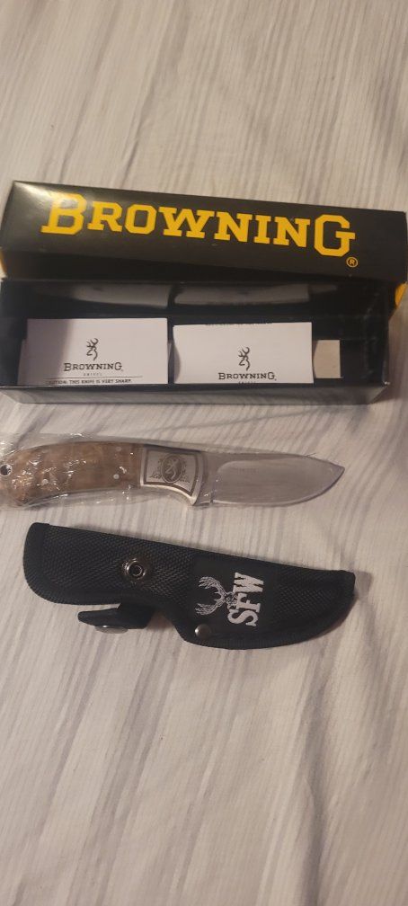 Browning SFW Burl Fixed Blade Knife Model 105 - New in Box with Sheath