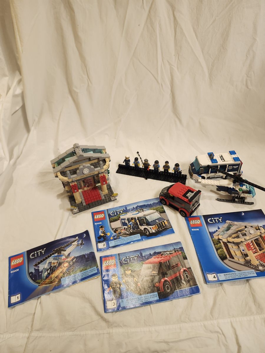 LEGO City 60008 Museum Break-in – 100% Complete w/ Instructions