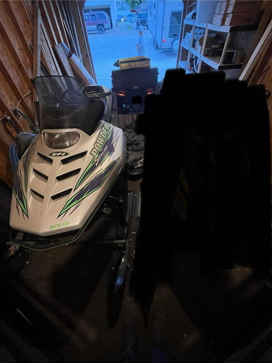 Powder Special Snowmobile & Trailer