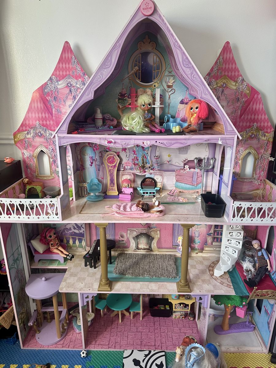 Doll/Barbie House