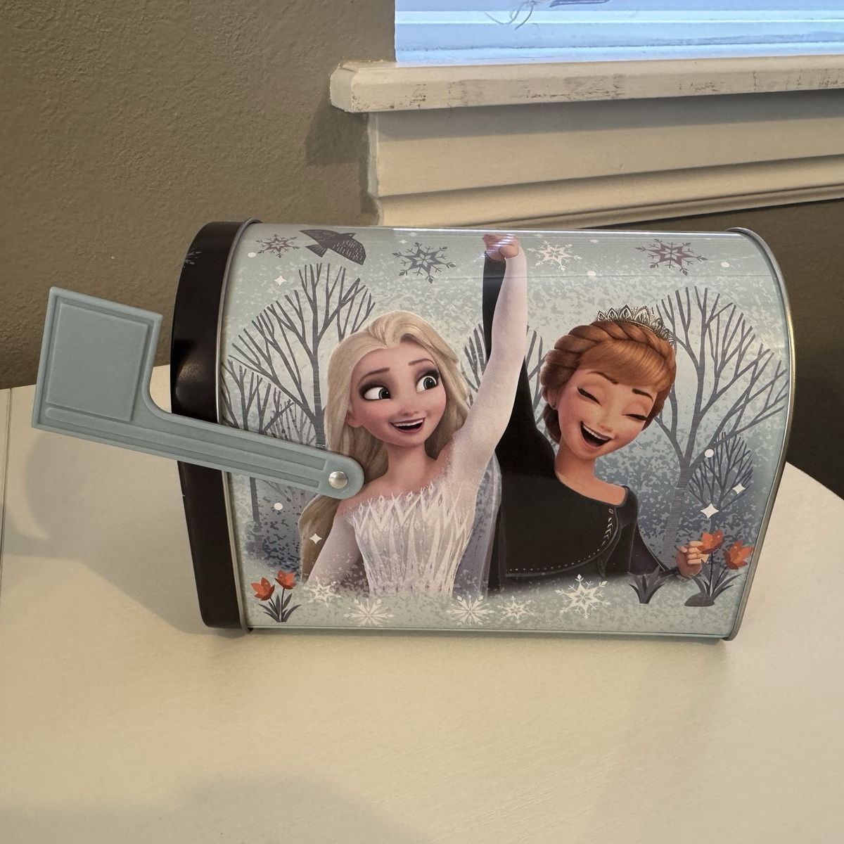 Disney Frozen mailbox