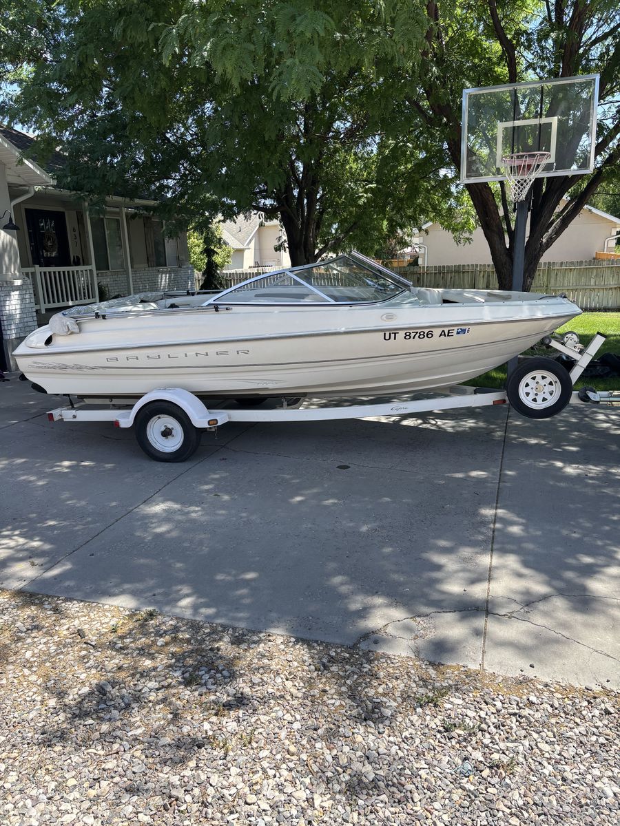1999 Bayliner Capri