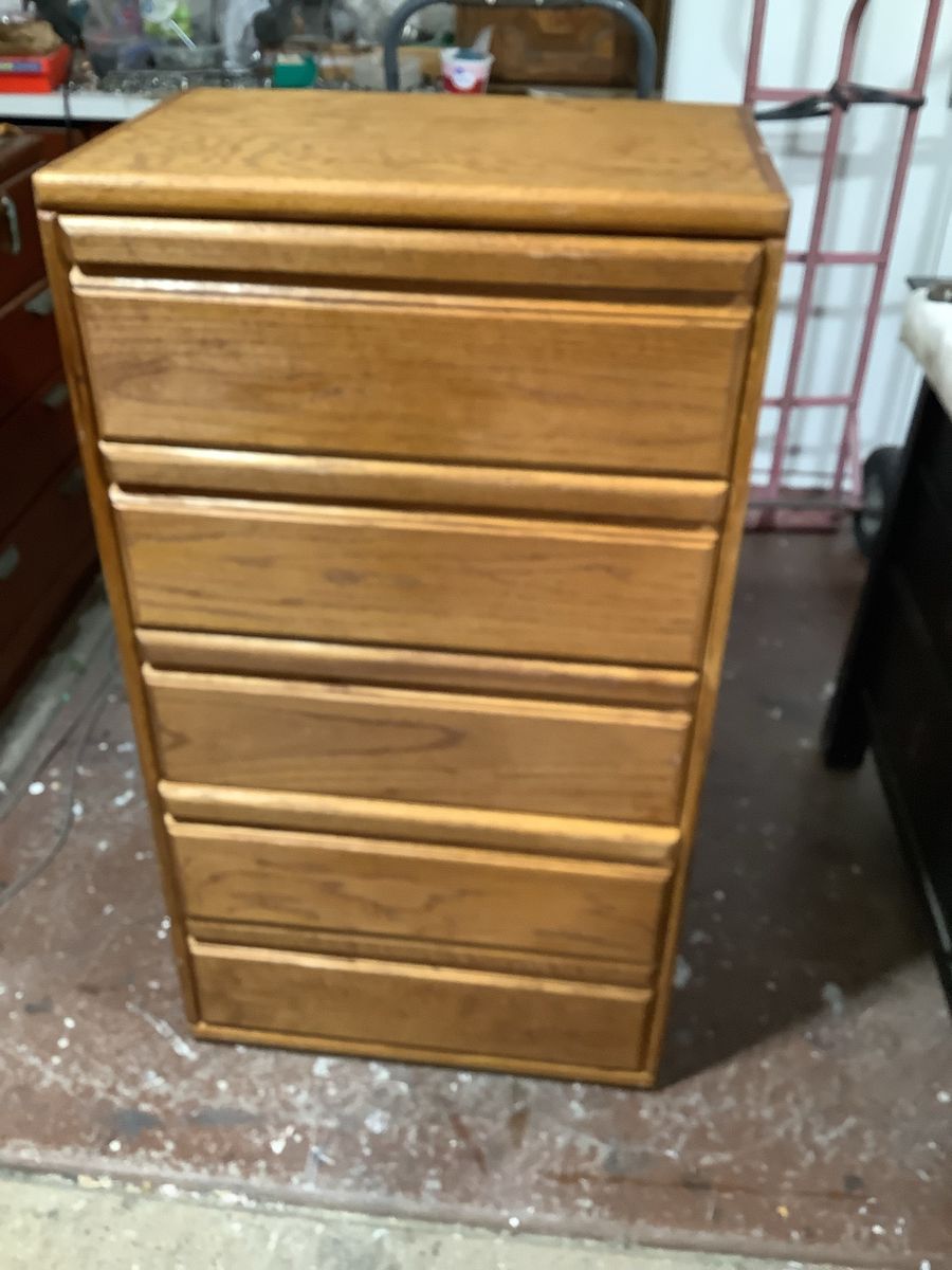 5 Drawer Knotty Pine Dresser
