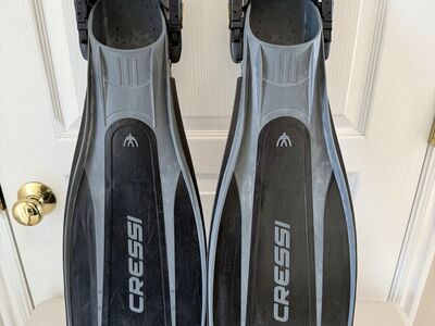 M-L Cressi Pro Light Dive Snorkel Fins