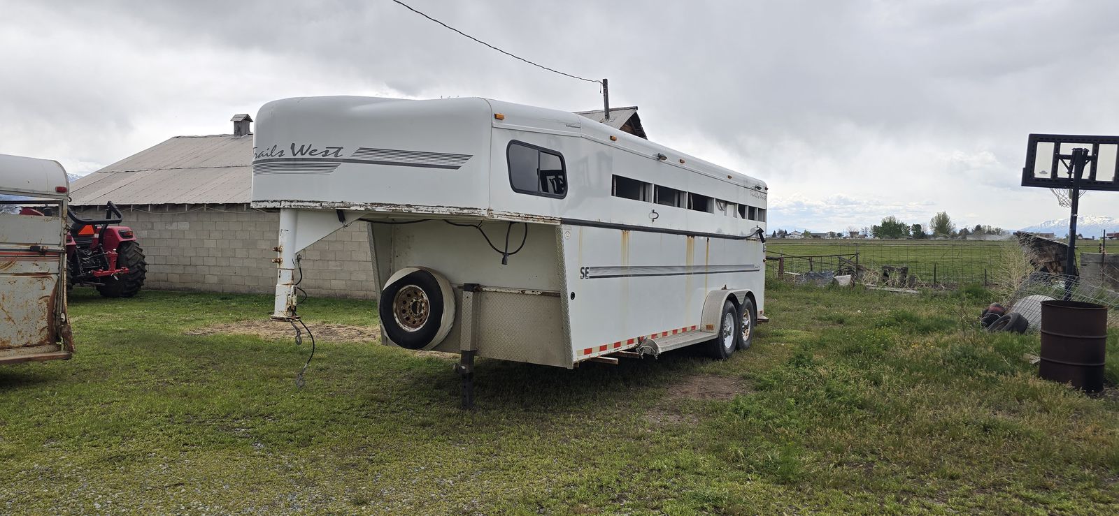 Horse Trailer 2002 Trails West
