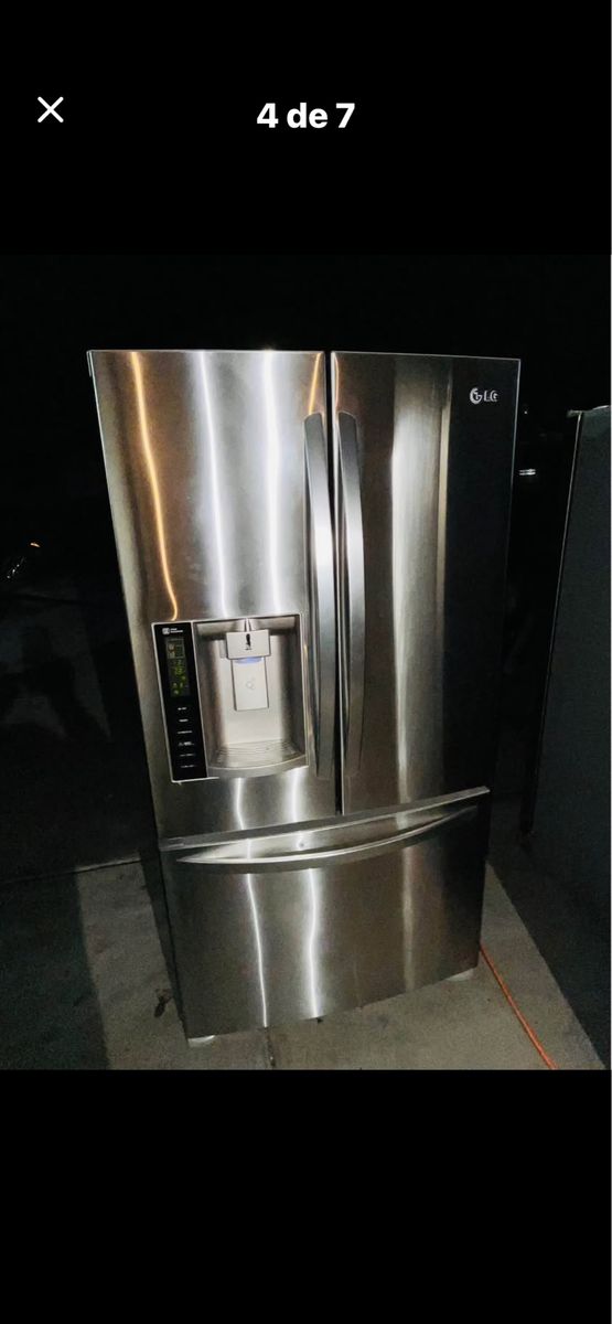 $650 OBO GOOD REFRIGERATOR LG STAINLESS STEEL