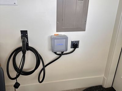 BreezEV S48 Level 2 EV Charger - 48A/11.5kW Max, Adjustable Output, NEMA14-50 Plug