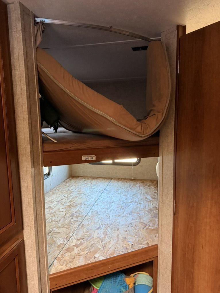 Main image 6