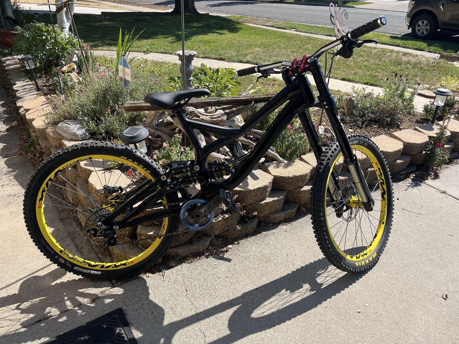 Specialized Demo 8 2012 Downhill Mountain Bike - Full Suspension, Manitou Dorado Fork,