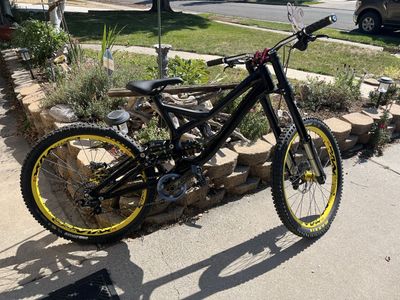 Specialized Demo 8 2012 Downhill Mountain Bike - Full Suspension, Manitou Dorado Fork,