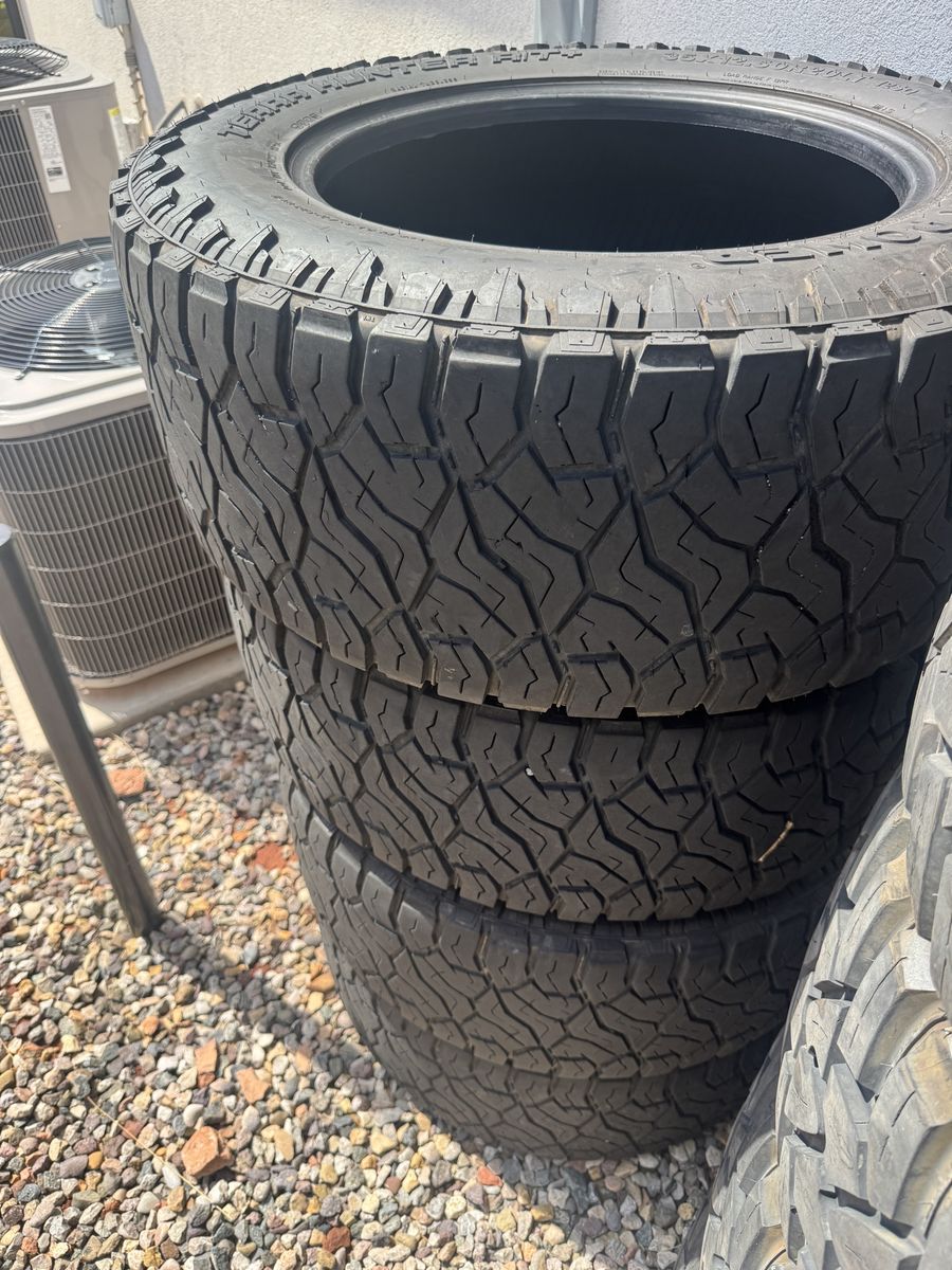 Venom 35x12.50R20LT Tires