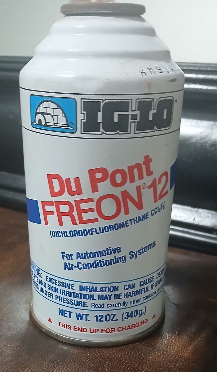 R 12 Freon 12 oz can