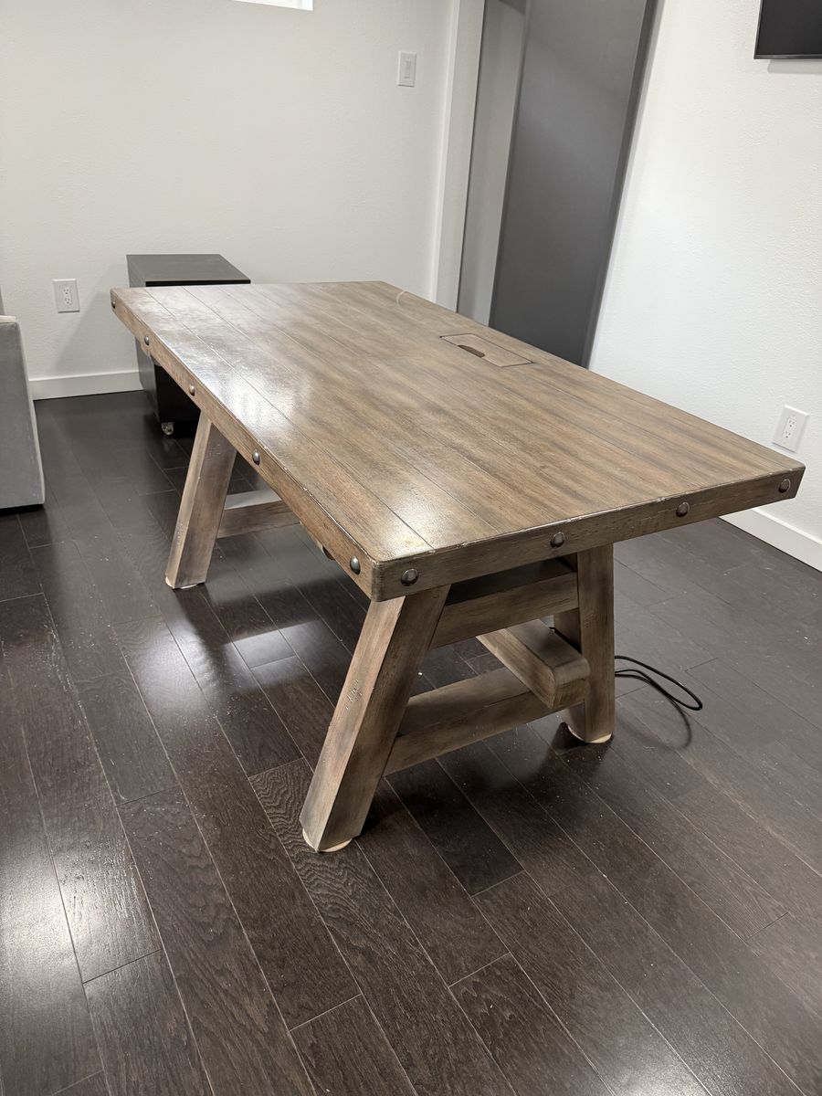 Desk, Solid Wood, Sturdy, Beautiful