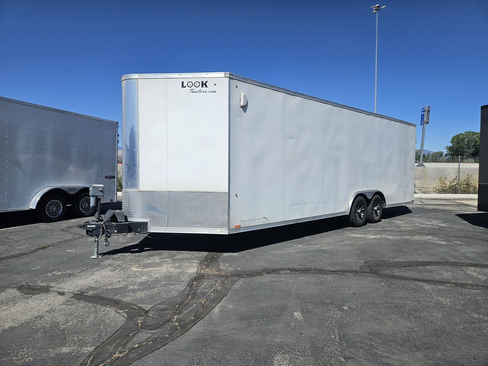 2018' LOOK VISION 8.5X24FT ENCLOSED TRAILER! E-TRACK AND STORAGE INCLUDED!  GREAT CONDITION..