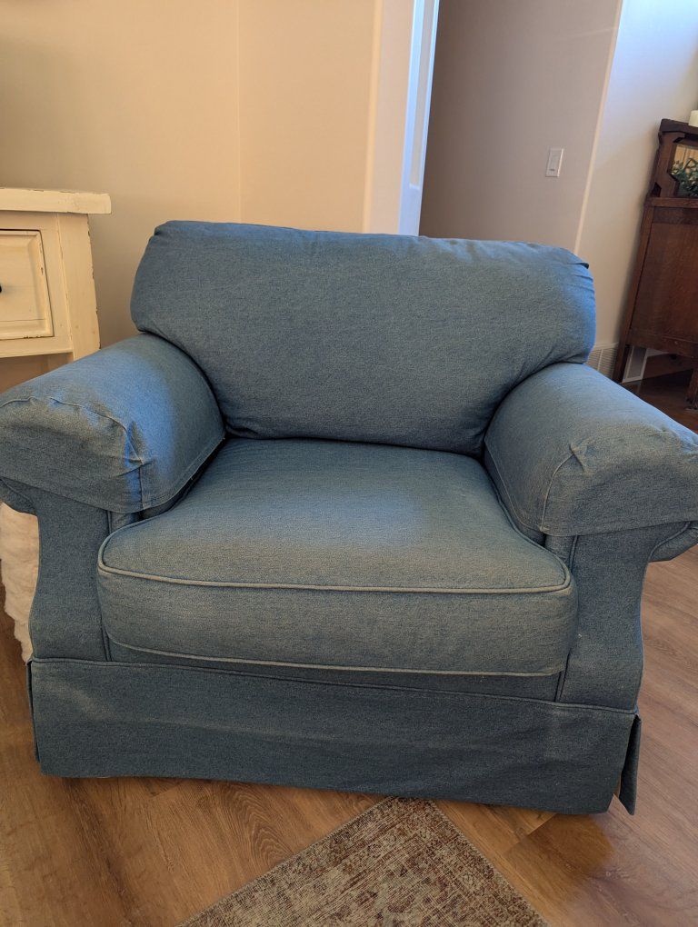 Denim Armchair - Plush Seating for Living Room/Bedroom