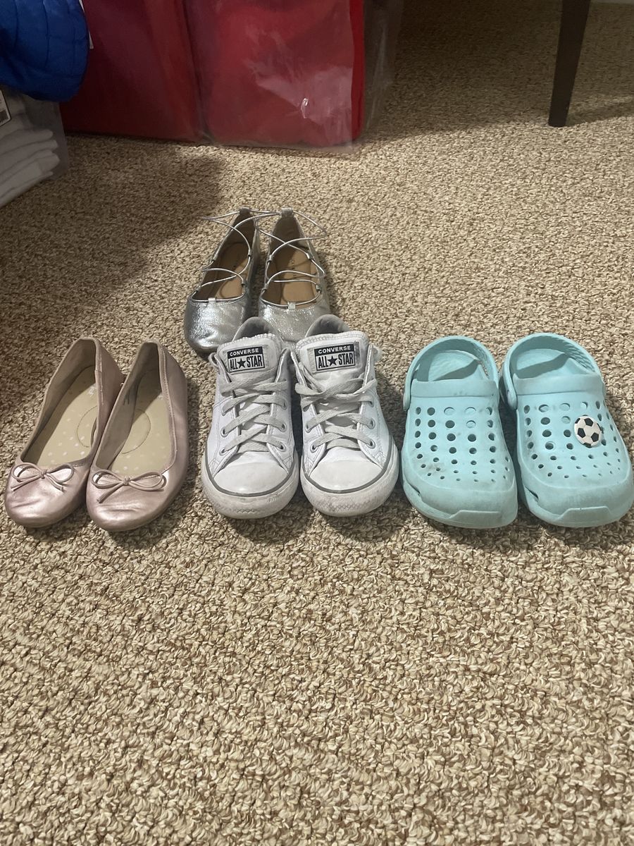Girls shoes sizes 12, 13, 1