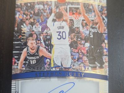 2023-24 Panini National Treasures Stephen Curry Viewpoint Signatures On-Card Auto