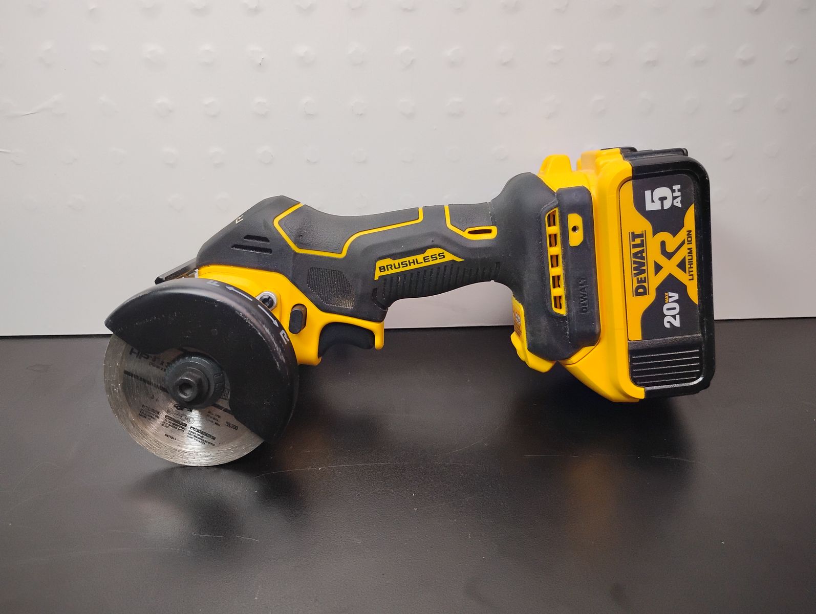 Dewalt DCS438 20V MAX XR Brushless 3-inch Cut-Off Tool