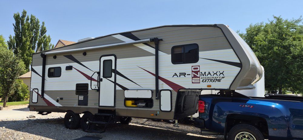 Starcraft AR-One Maxx Extreme 5th Wheel Travel Trailer