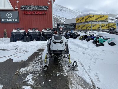 2025 Ski-Doo Summit® Adrenaline® with Edge Package 850 E-TEC 154 SS H_Alt Powder 3.0_Gre