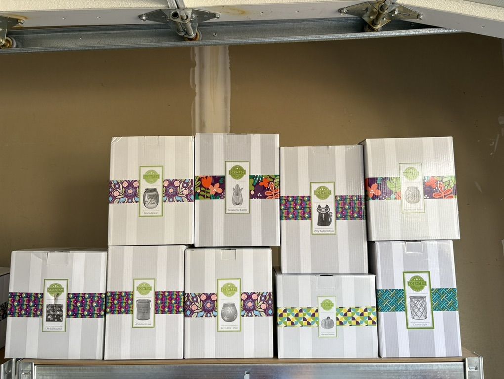 Large Scentsy Warmers