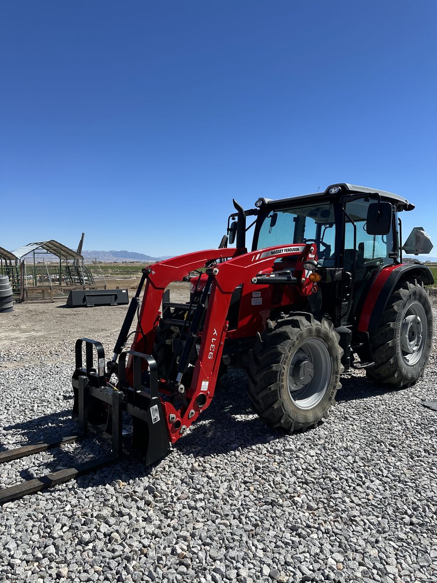 Tractor 2020 Massey Ferguson MF4707
