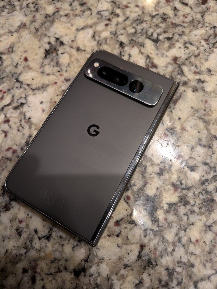 Pixel Fold - 1st Generation - Broken internal Screen