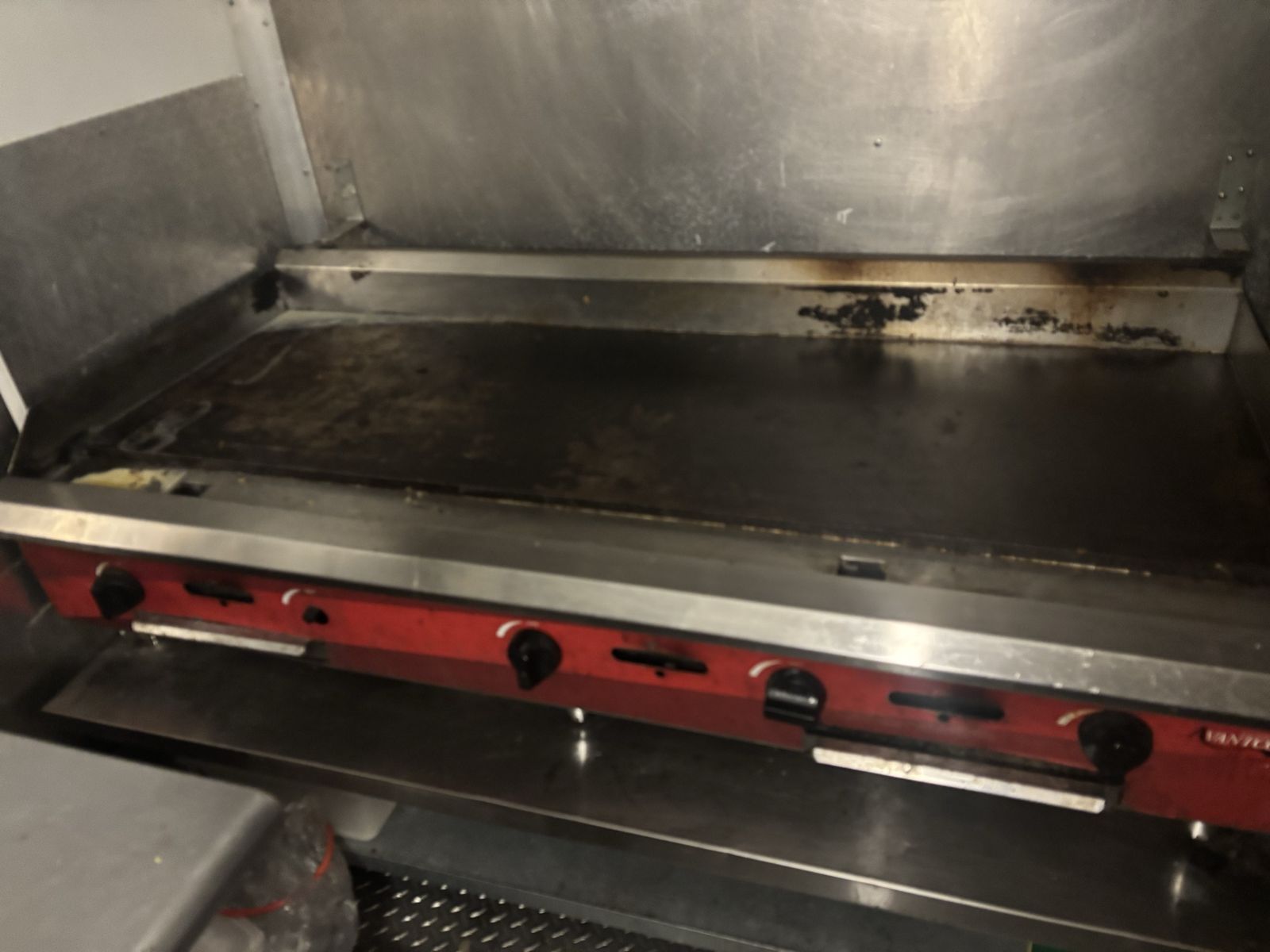 Main image 3