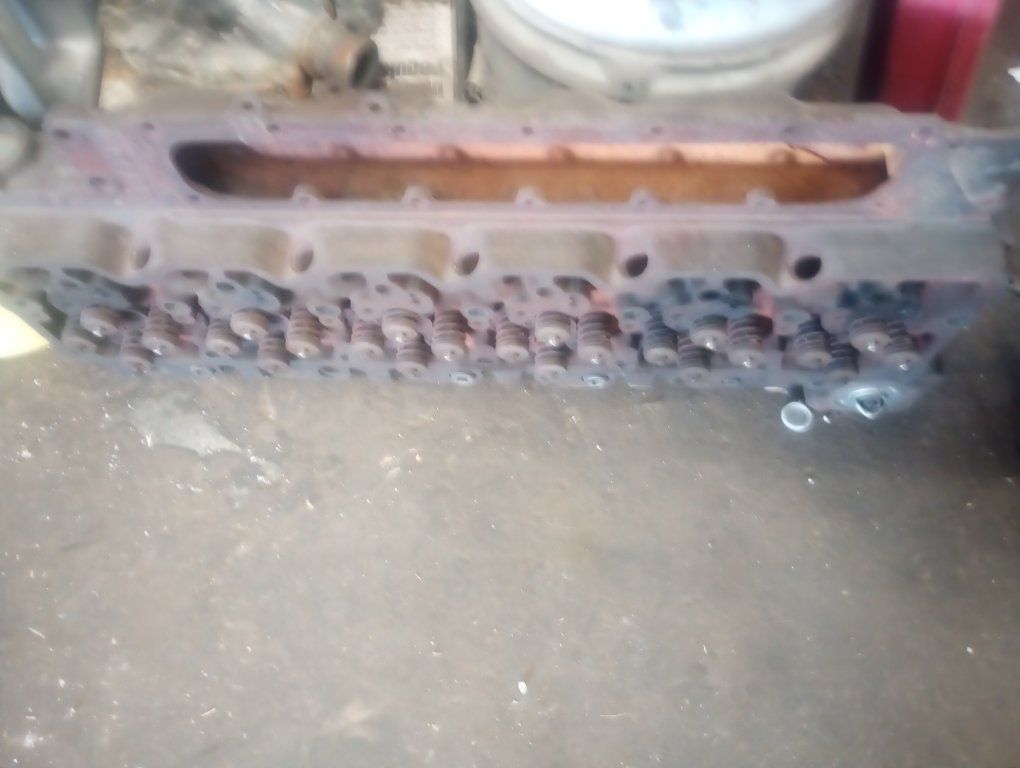 Used Engine Cylinder Head - Unspecified Model/Make - Automotive Engine Part 06 Dodge ram 5.9