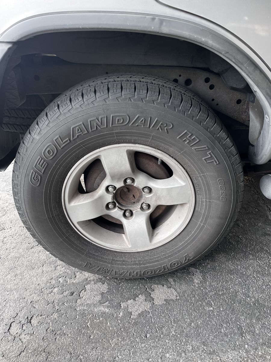 Free Set of 4 Yokohama Geolandar H/T Tires with Wheels