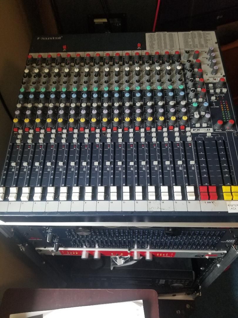 Soundcraft FX16 Mixer