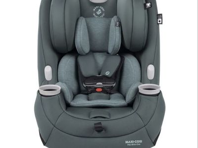 Brand New Maxi-Cosi Emme 360 Car Seat