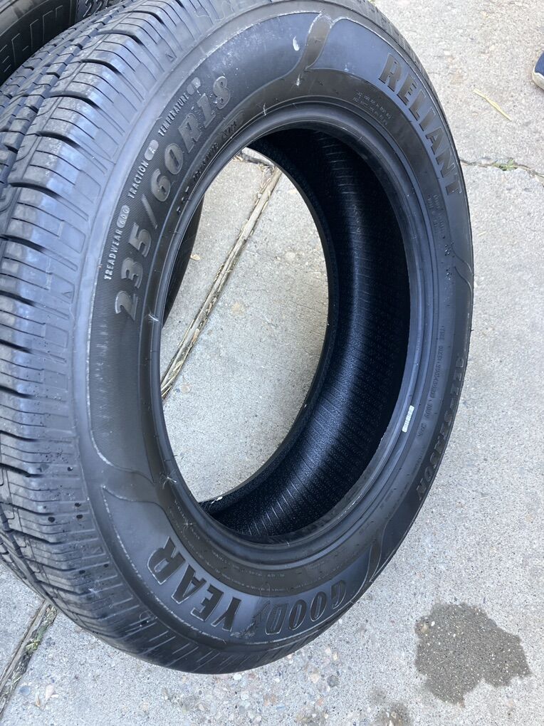 Goodyear Reliant A/S 235/60/18