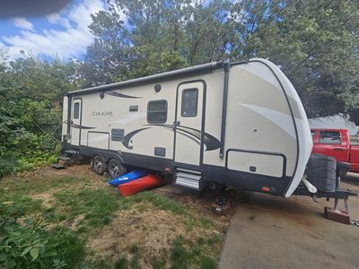 2018 Cougar RV camping trailer