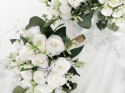Bridesmaid Artificial Ivory Flower Bouquets set of 5. - 7 Inch