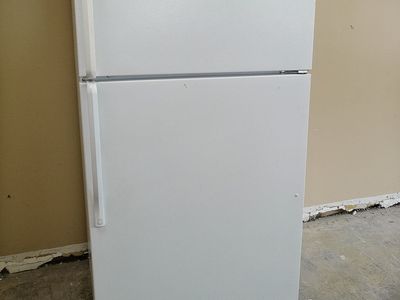 White 20 cf Refrigeator~Works Great~90 Day Guanteee
