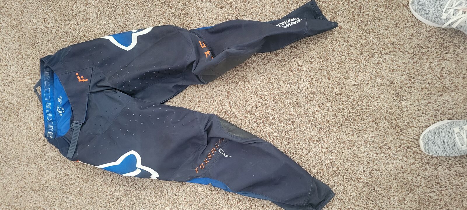 Fox youth riding pants size 32